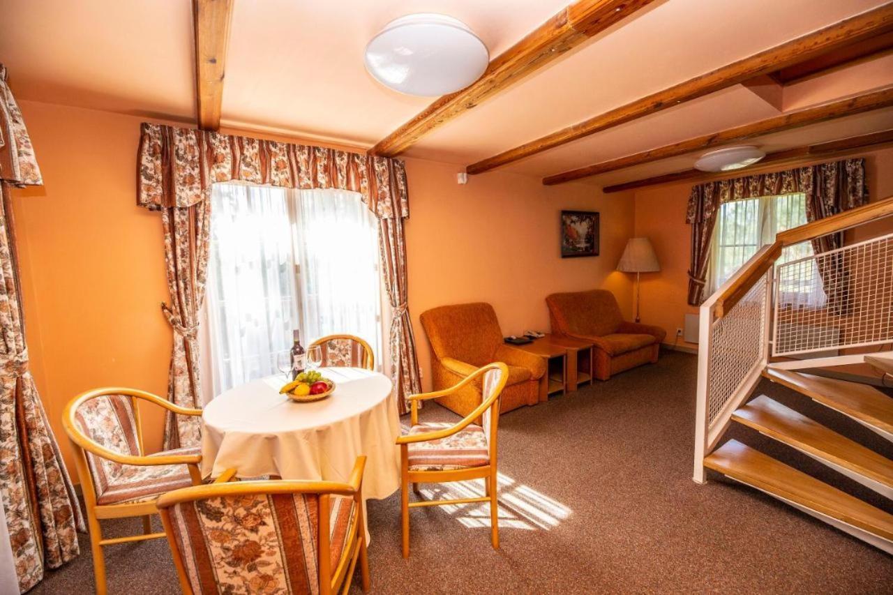 Hotel Na Jezere Horni Plana Ngoại thất bức ảnh