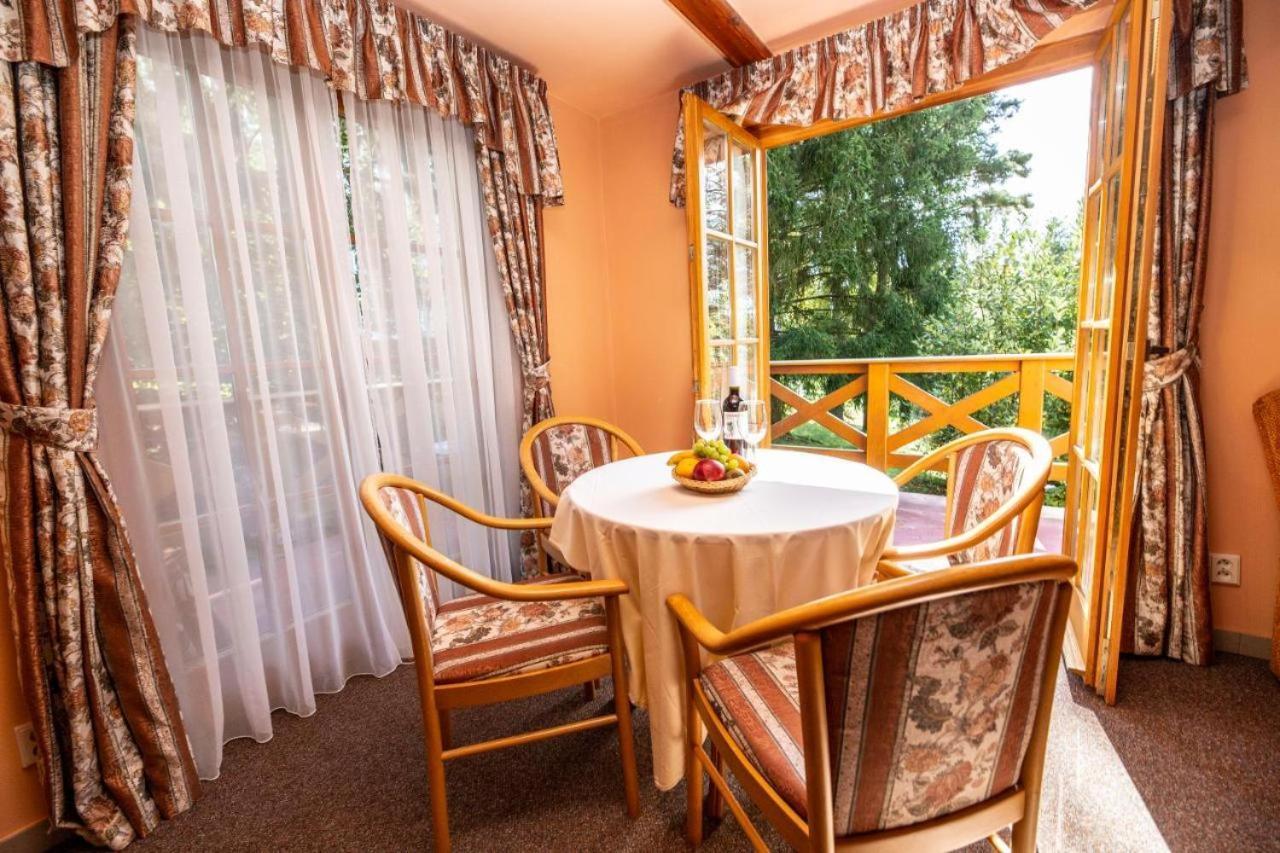 Hotel Na Jezere Horni Plana Ngoại thất bức ảnh